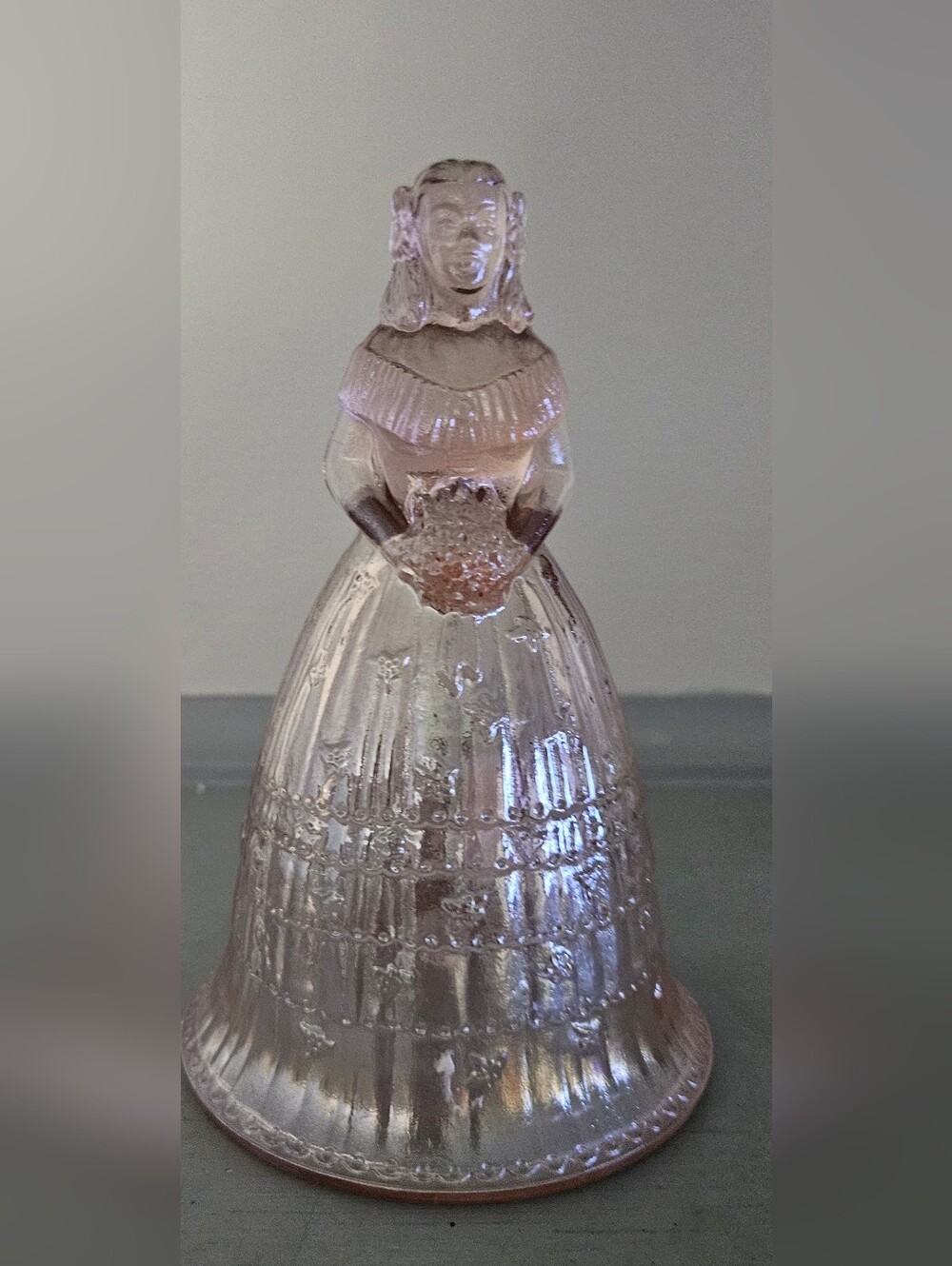 Vintage Imperial Glass "Suzanne" Colonial Blle Bell